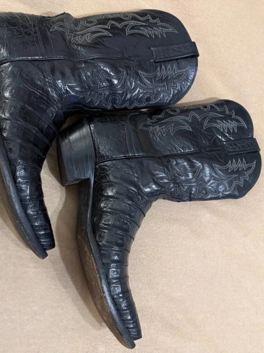 Lucchese mens hand